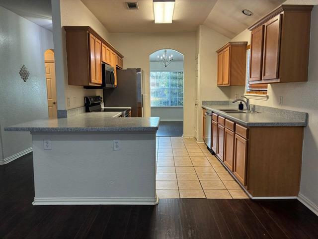 Building Photo - 515 Creekside Dr