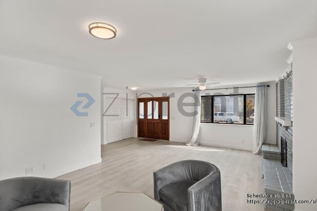 Building Photo - 21623 Baywood Ave