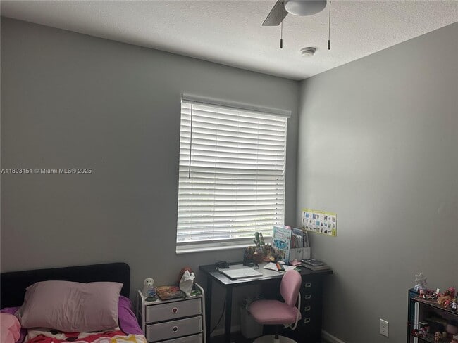 Building Photo - 2947 St Thomas Dr