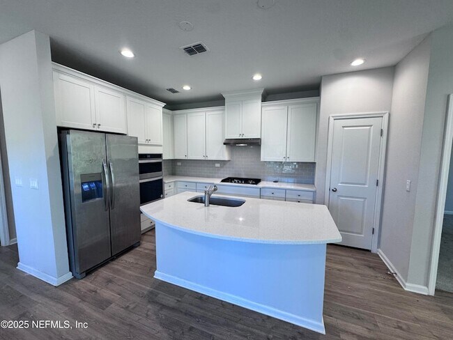 Building Photo - 156 Charlie Way