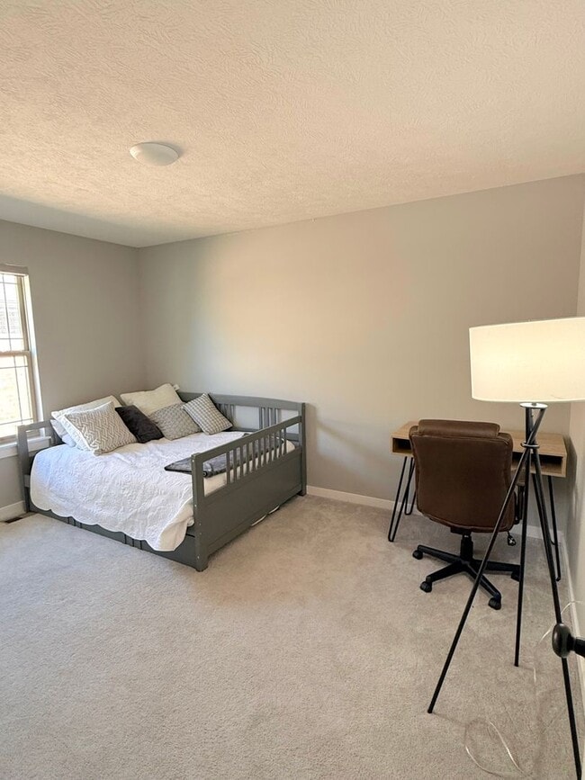 Building Photo - Fully Furnished 3 Bed / 2 Bath Home in Nixa
