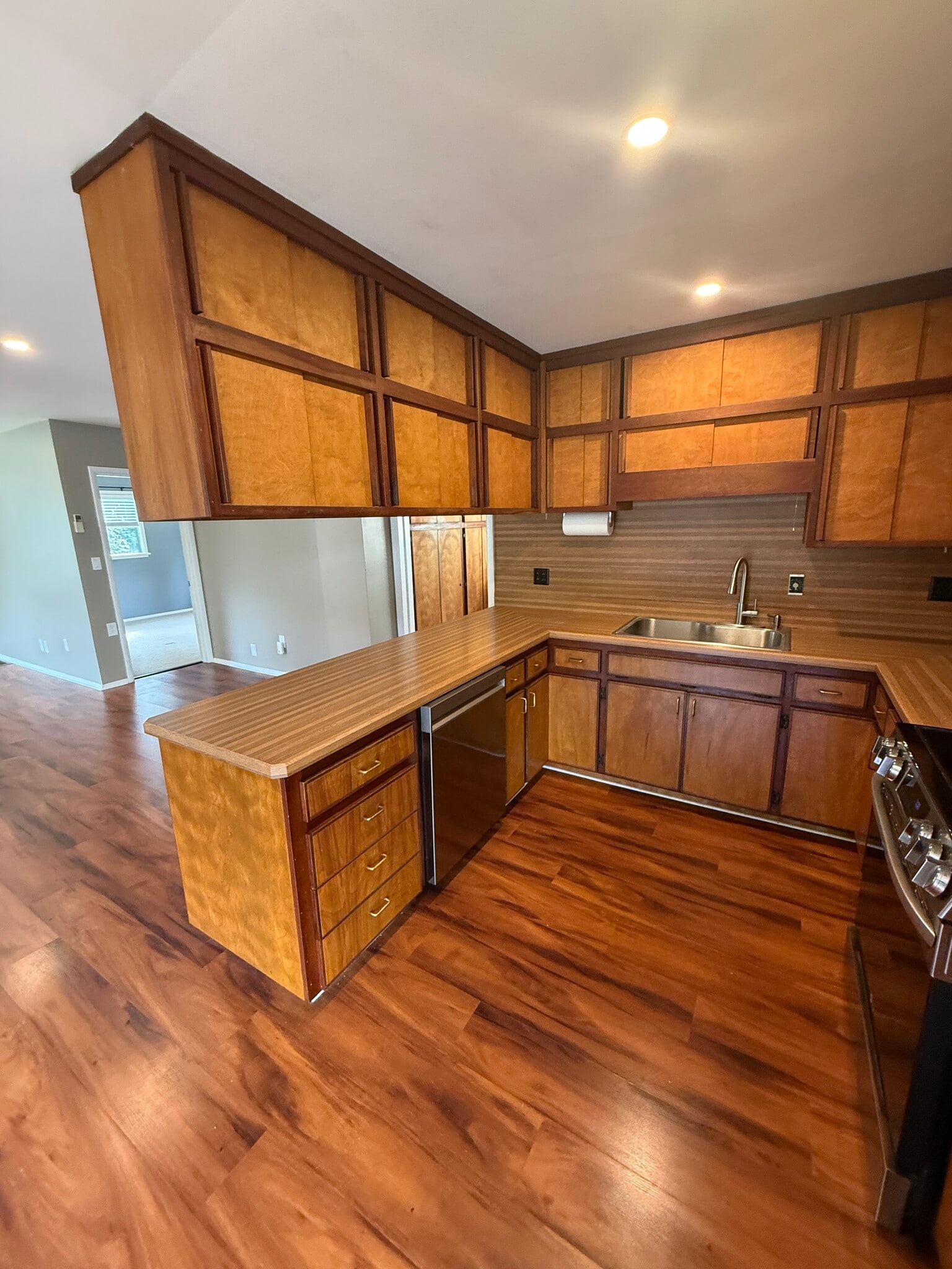 Building Photo - 6840 NE Wood Bay Ln