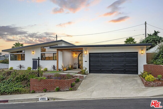 Building Photo - 4600 Don Quixote Dr