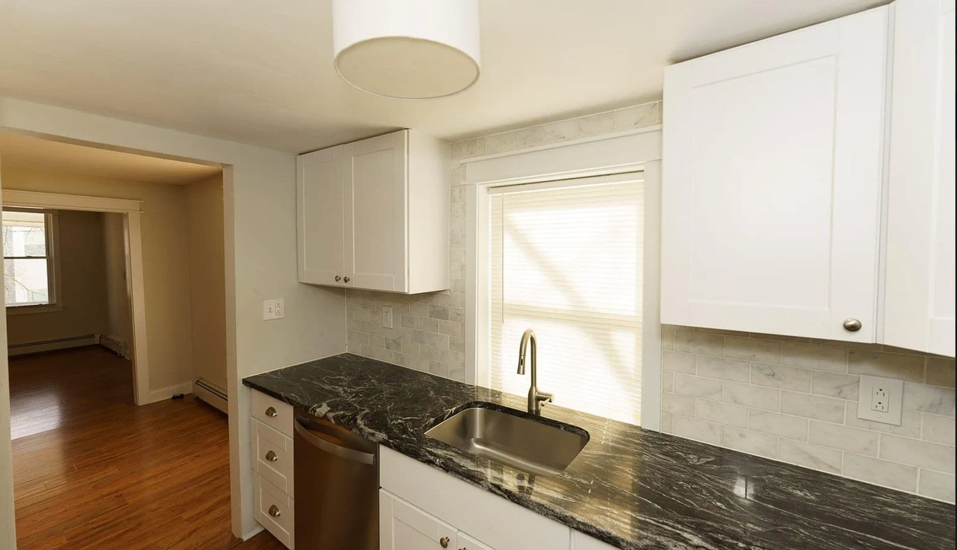 Building Photo - 121 Main St