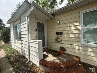 Building Photo - August 2025 Prelease. Remodeled Four Bedro...