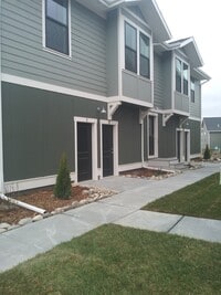 Building Photo - High End, 1 Bedroom Apartment