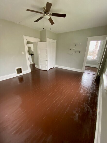 Building Photo - 3927 Cass Ave