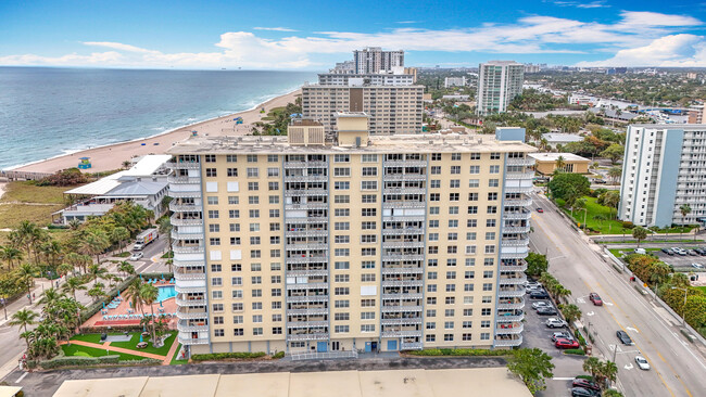 Building Photo - 305 N Pompano Beach Blvd