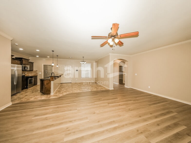 Building Photo - 8809 SW 46th St