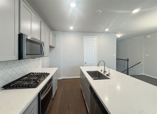 Building Photo - 9503 Towne Lake Pkwy