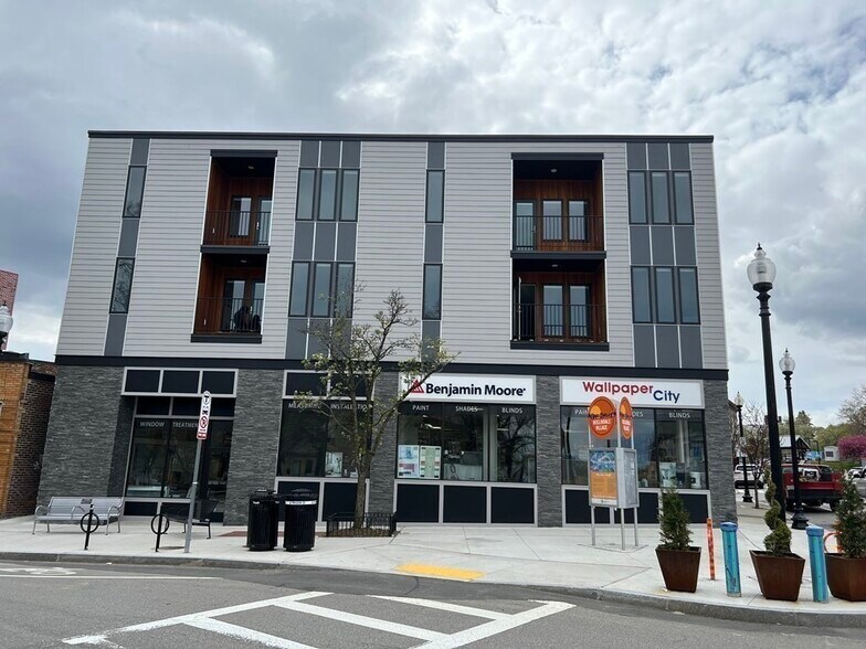 Building Photo - 734 South St