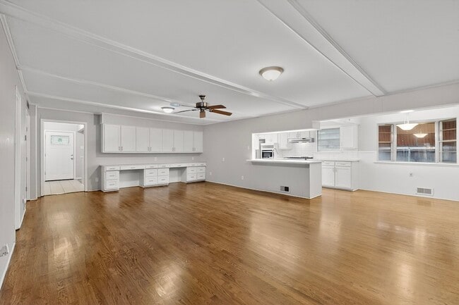 Building Photo - 2522 Pinebluff Dr