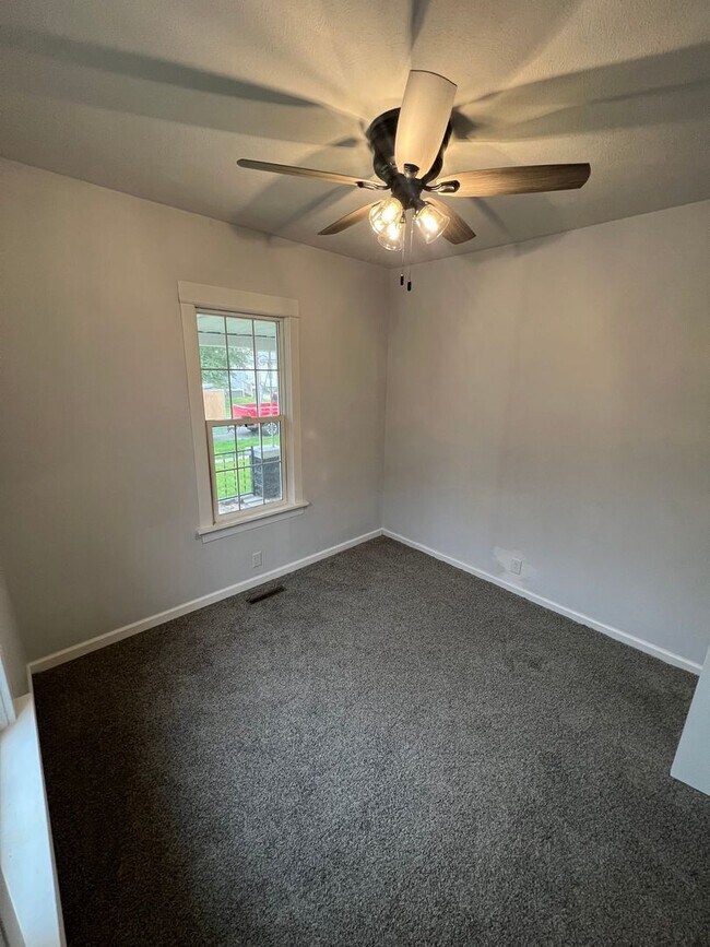 Building Photo - Adorable 2 bed 2bathroom home $1250