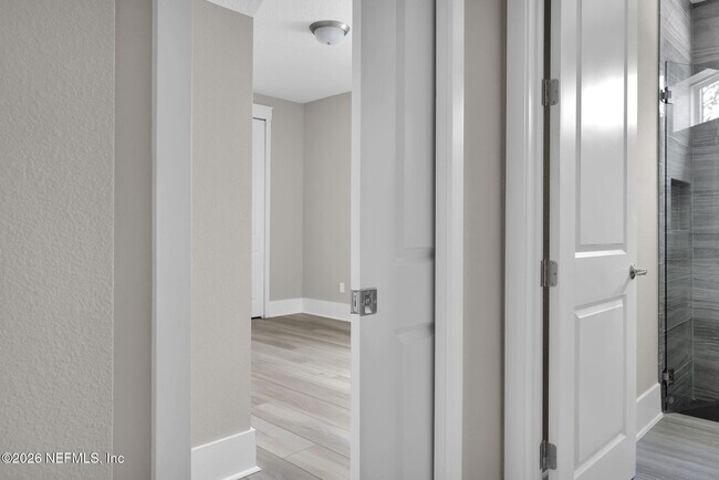 Building Photo - 202 Sutton Dr