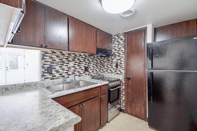 Building Photo - 3416 N 44th St