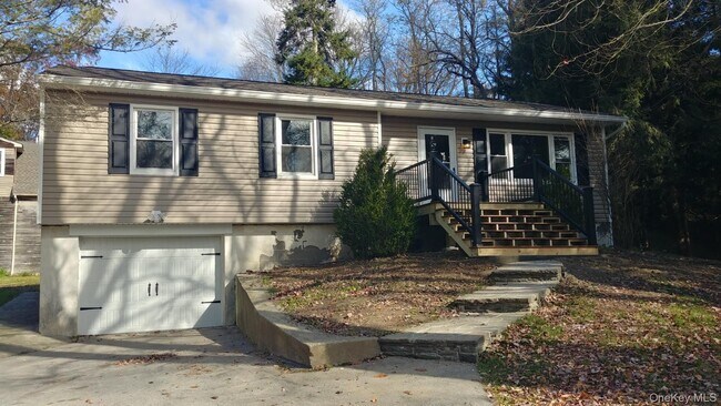 Primary Photo - 676-678-678 Oak Summit Rd