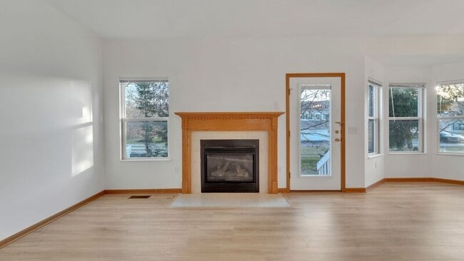 Building Photo - 7275 Winterbek Ave