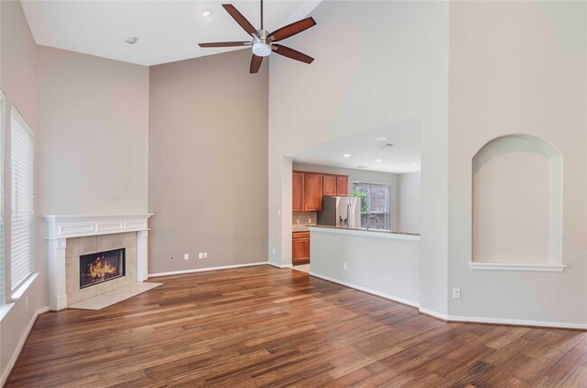 Building Photo - 6 Colewood Ct