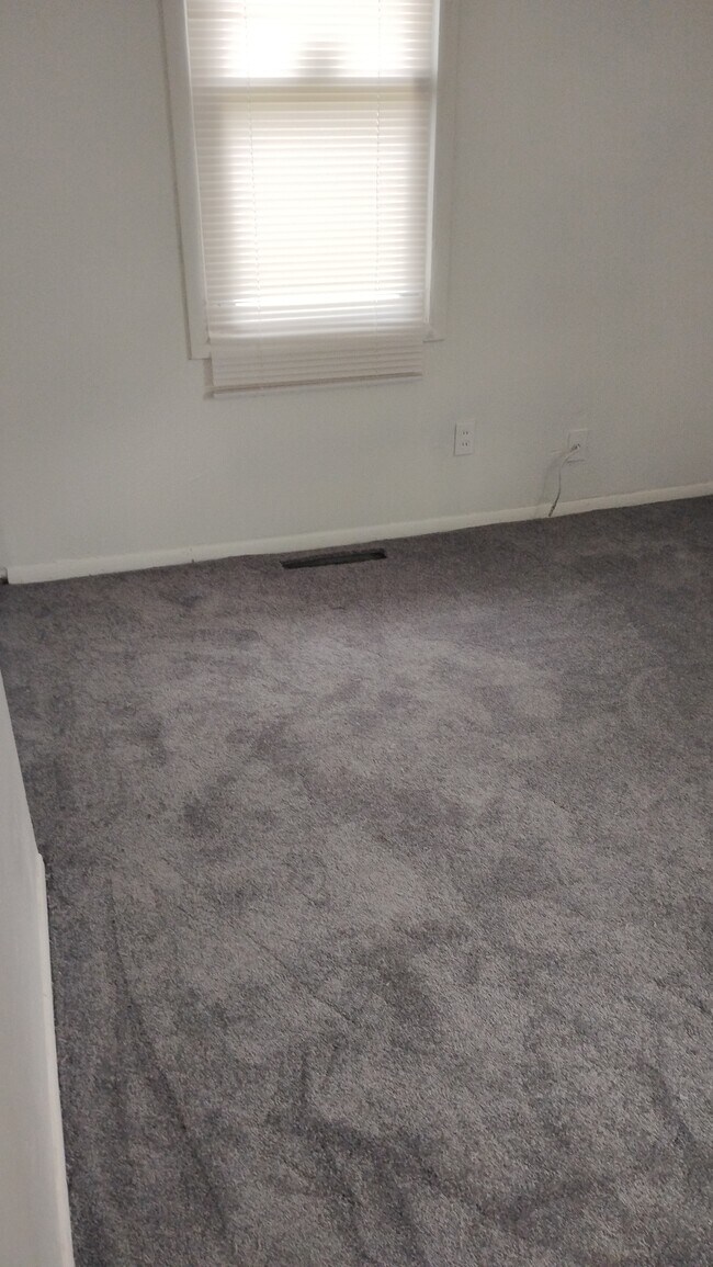 Building Photo - 5732 E 40th Terrace