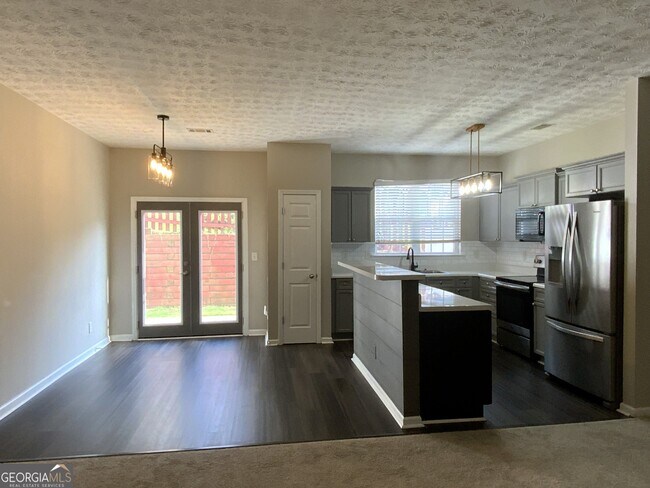 Building Photo - 4905 Vireo Dr