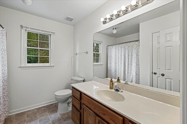 Building Photo - SHORT-TERM RENTAL