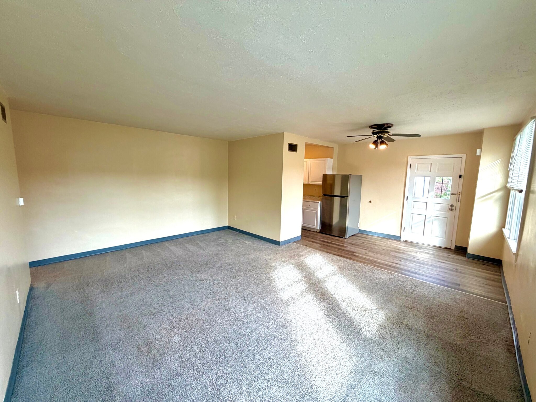 Building Photo - 207 Newport Rd