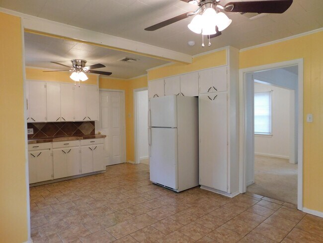 Building Photo - 1117 Patricia Dr