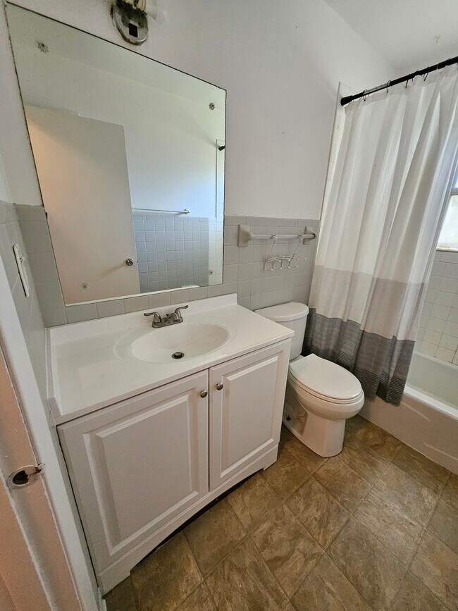 Building Photo - 406 30th Ave