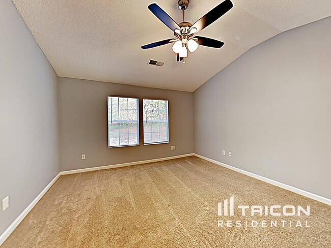 Building Photo - 6868 Merrywood Dr