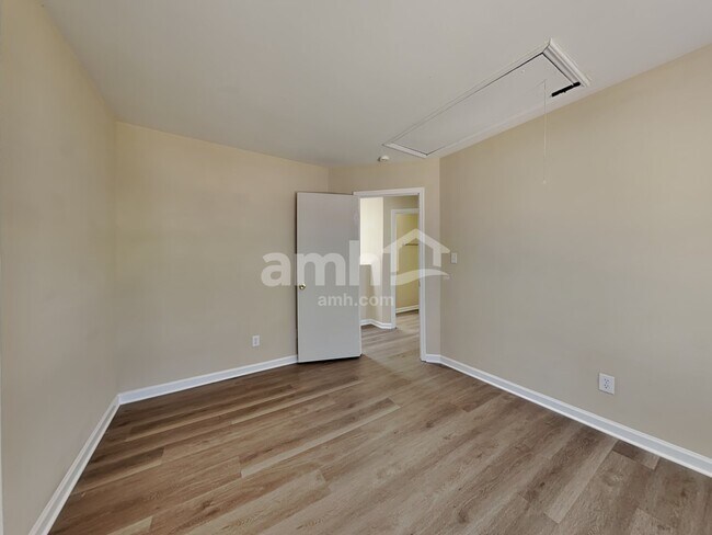 Building Photo - 1 Rosebank Ct