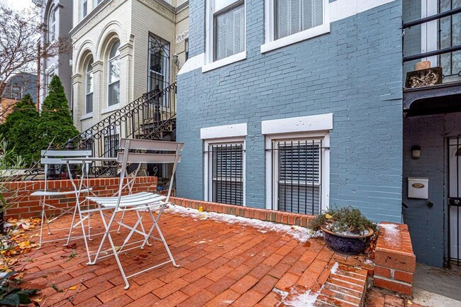 Building Photo - 446 S St NW