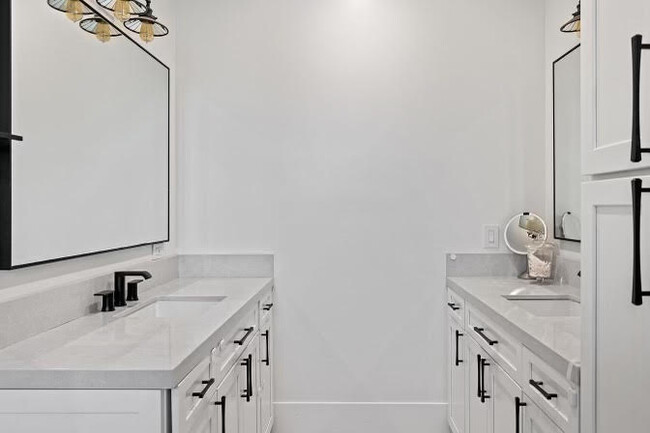 Building Photo - 165 22nd St