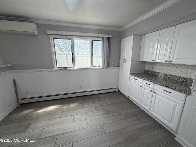 Building Photo - 3104 Sunset Ave