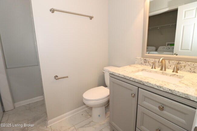 Building Photo - 3805 Stigwood Ct
