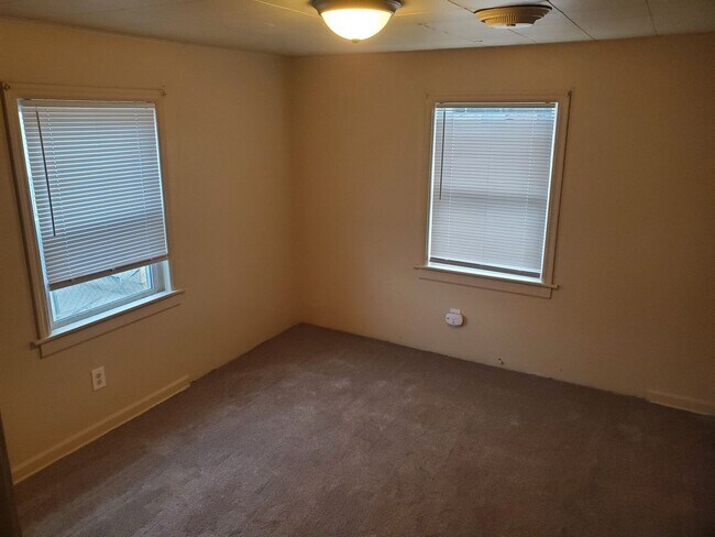 Building Photo - Spacious 2 BR/ 1BA Spokane Valley Home