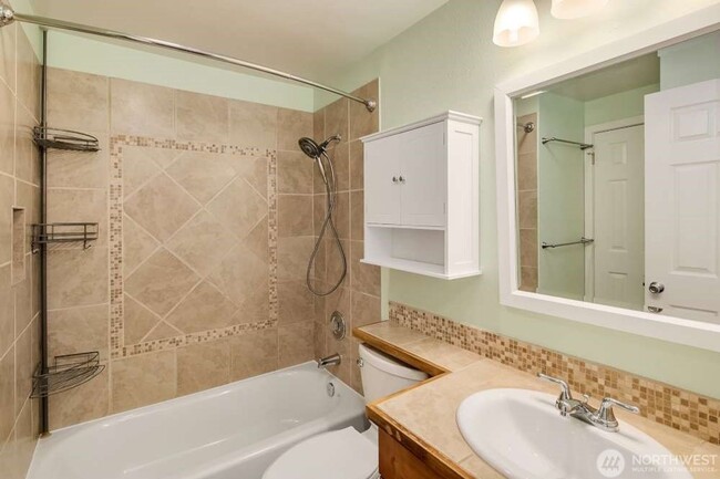 Building Photo - 4Bd/1.5Ba Kirkland House
