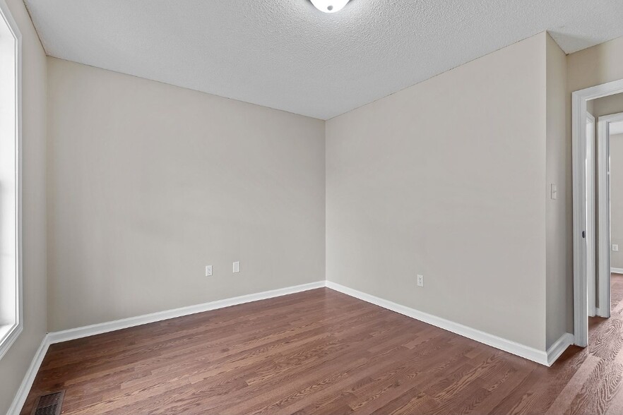 Building Photo - 109 Doves Mount Cir