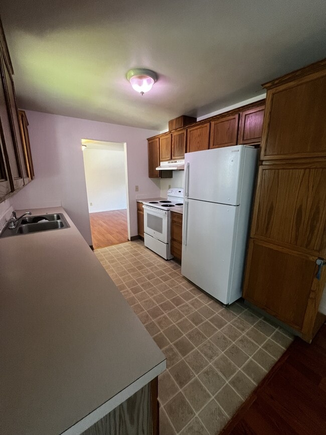 Building Photo - 41 E Alder Place East
