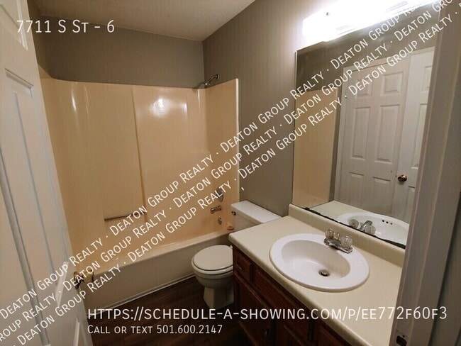 Building Photo - 7711 S St-6