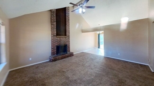 Building Photo - Great back yard Midwest City neighbors!