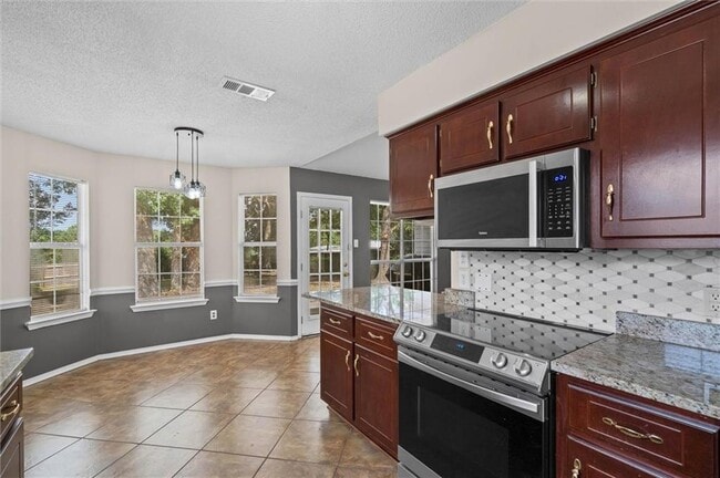 Building Photo - 1469 Homestead Dr S