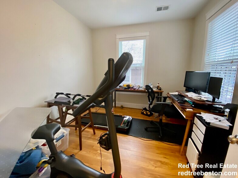 Building Photo - 407 S Huntington Ave