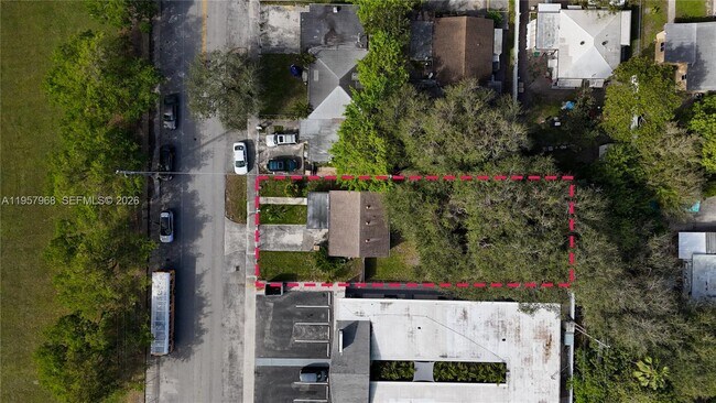 Building Photo - 1215 NE 127th St