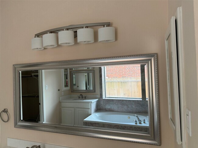 Building Photo - 1818 Maidenhair Ln