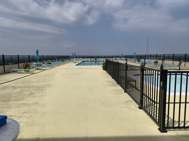 Pool - 5500 Friendship Blvd