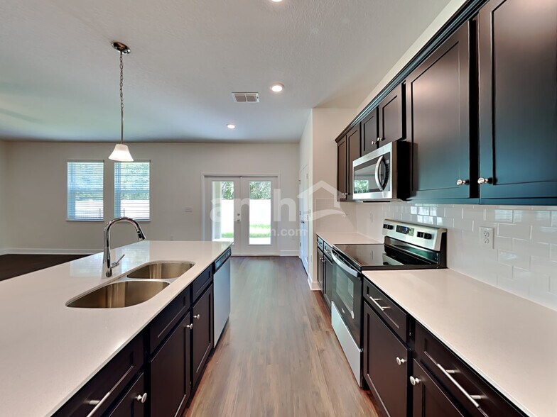 Building Photo - 1101 Walden Pond Dr