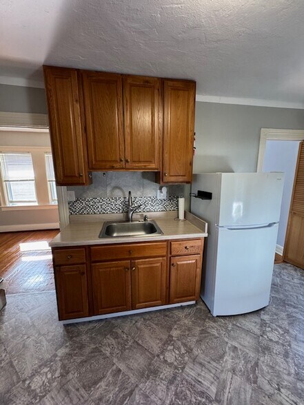 Kitchen - 342 Pennsylvania St