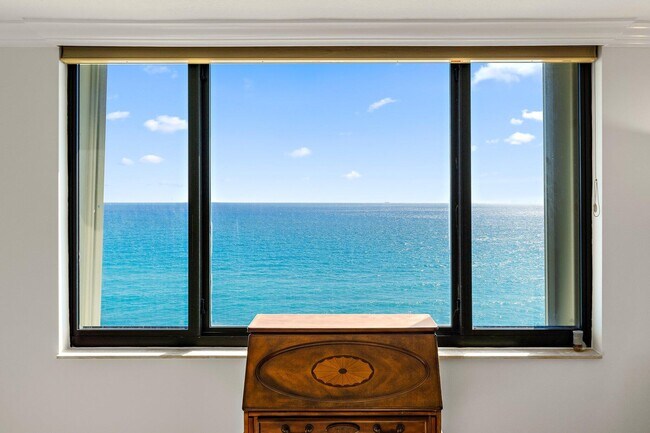Building Photo - 840 Ocean Dr