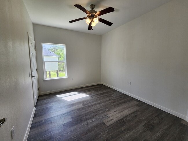 Building Photo - 3/2/2-on a Cul De Sac-Ready for move in