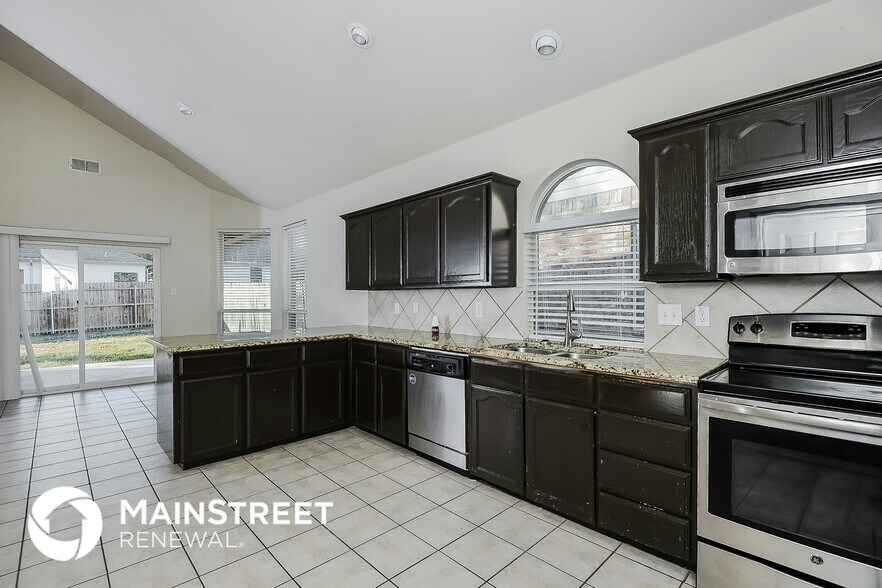 Building Photo - 2728 Bull Shoals Dr